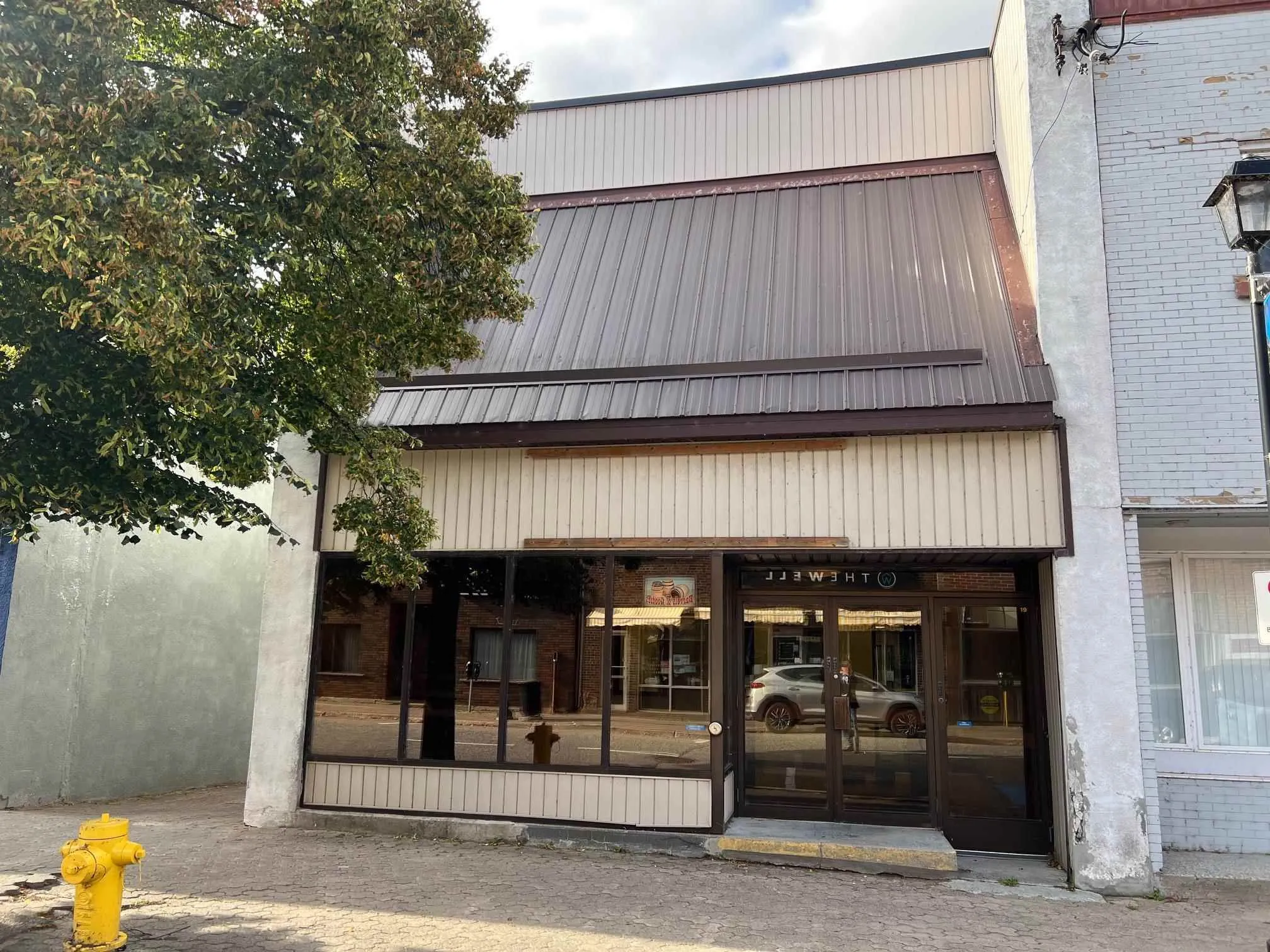 19 Woodward Avenue