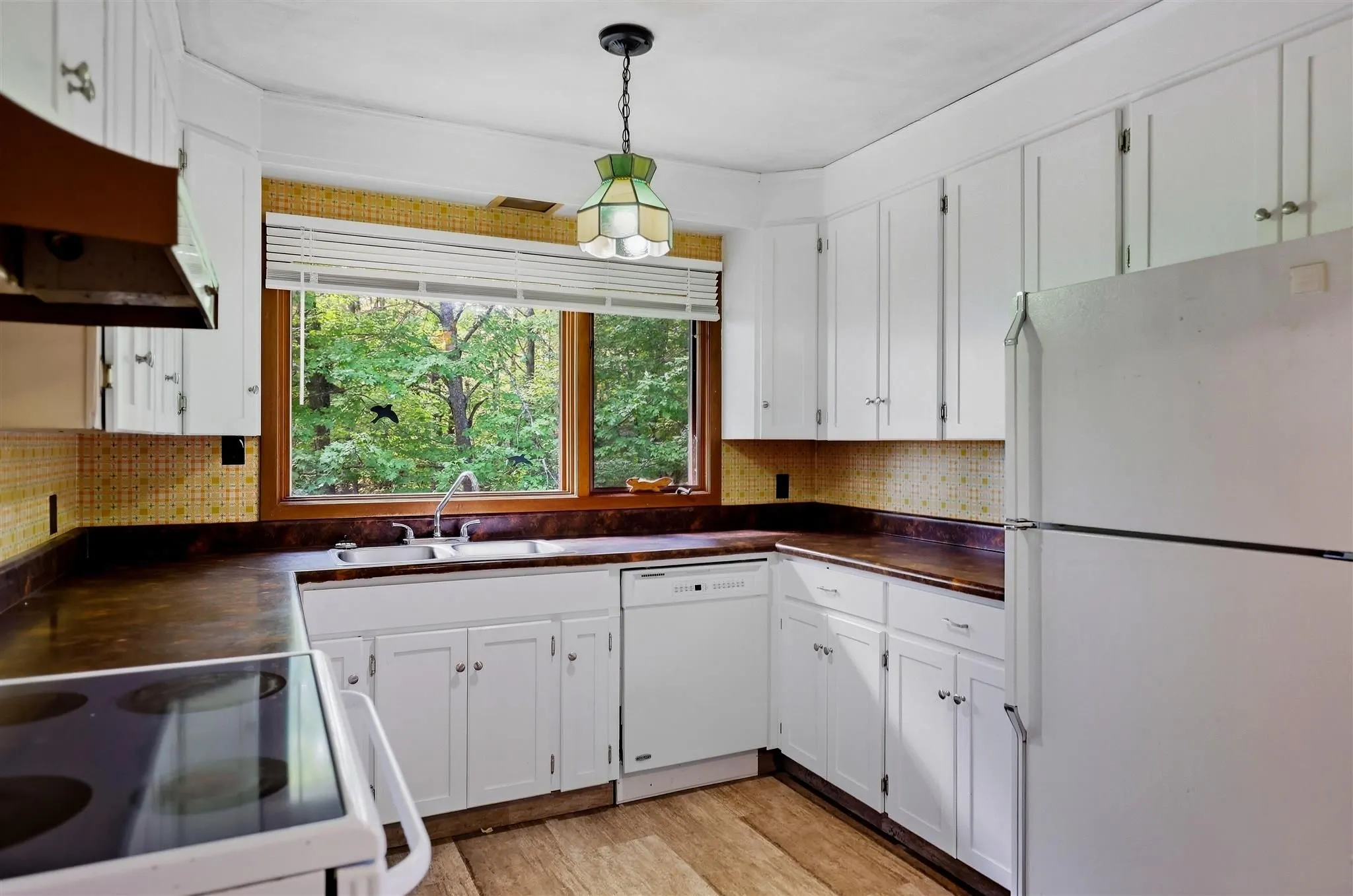 190 Town Line Road E