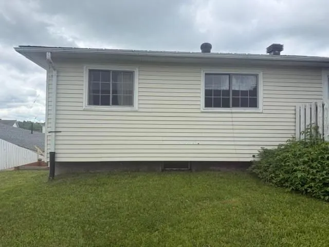 10 Farrell Crescent