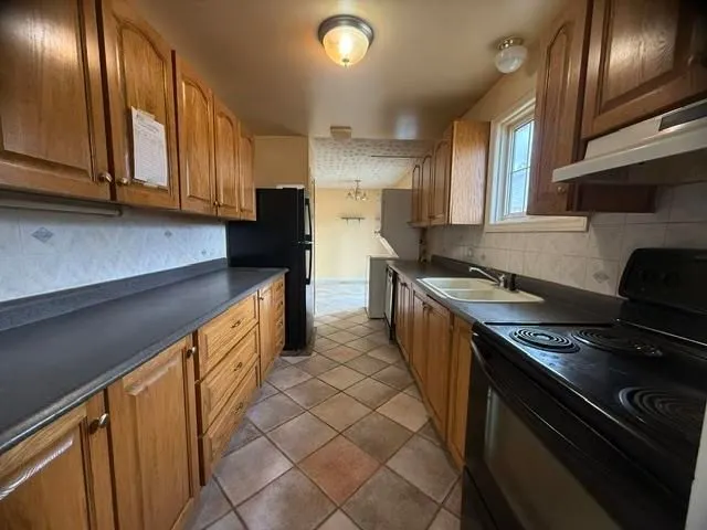 10 Farrell Crescent