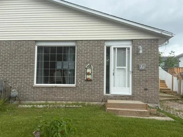 10 Farrell Crescent