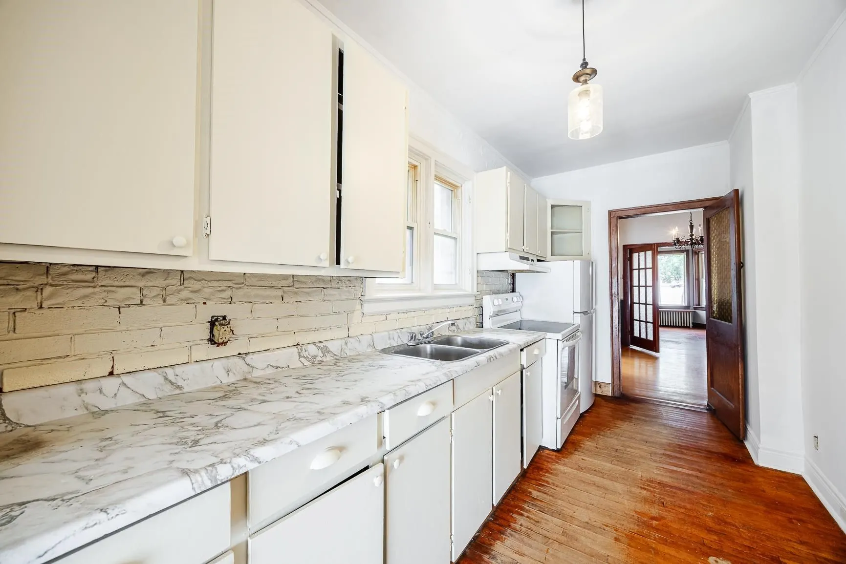 151 Albert Street E