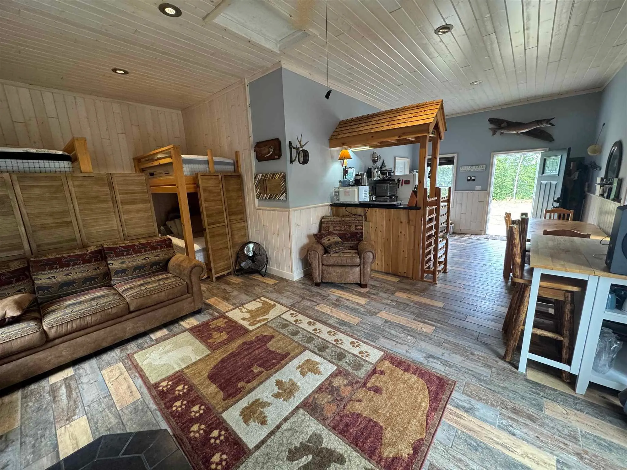 944 Dunlop Shores Road