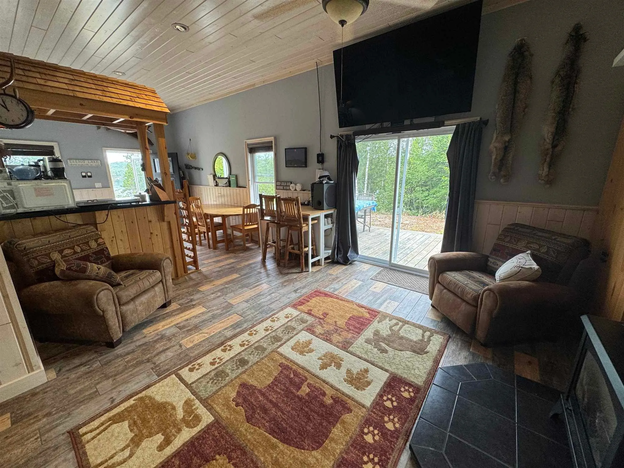 944 Dunlop Shores Road