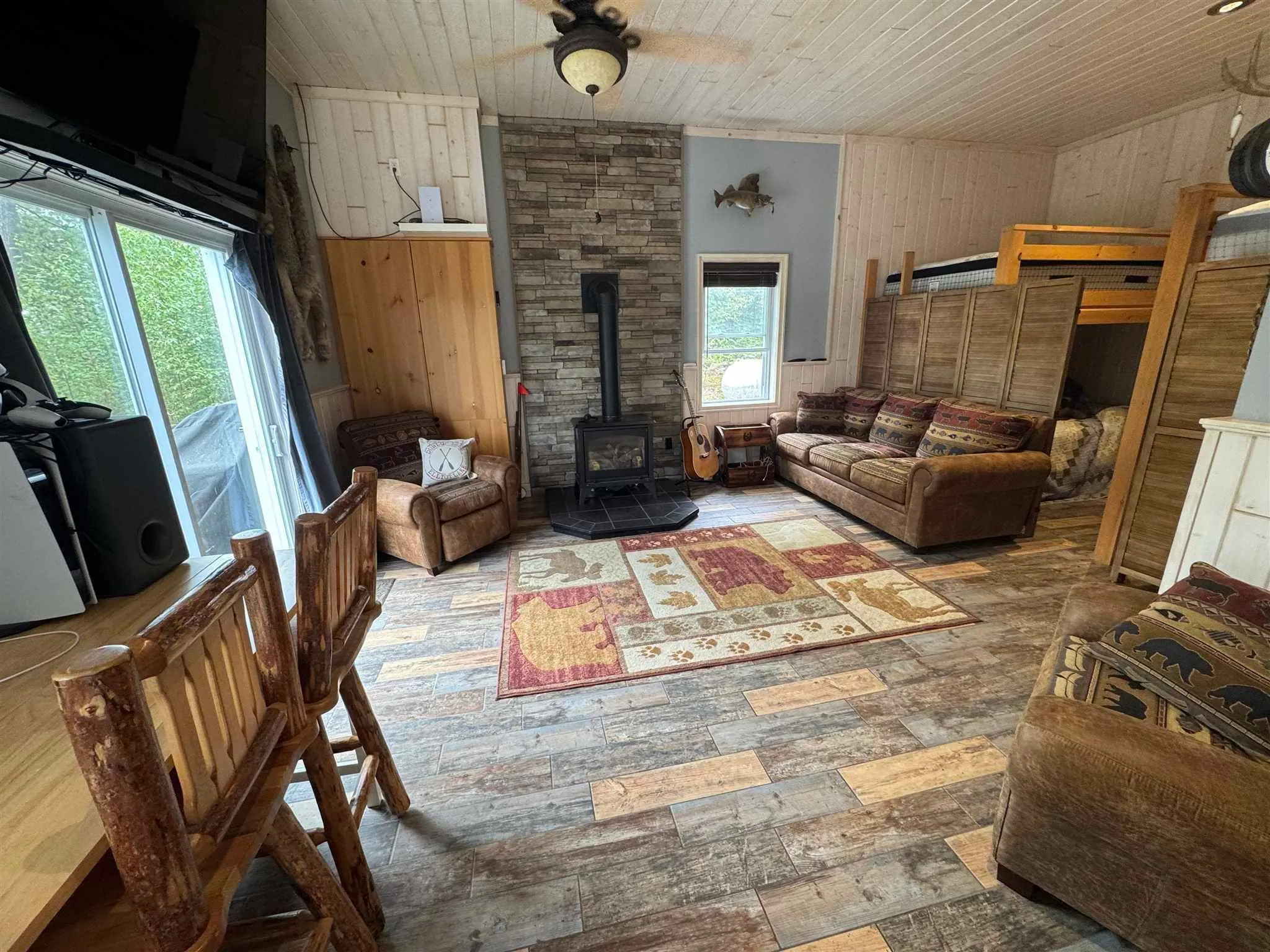 944 Dunlop Shores Road