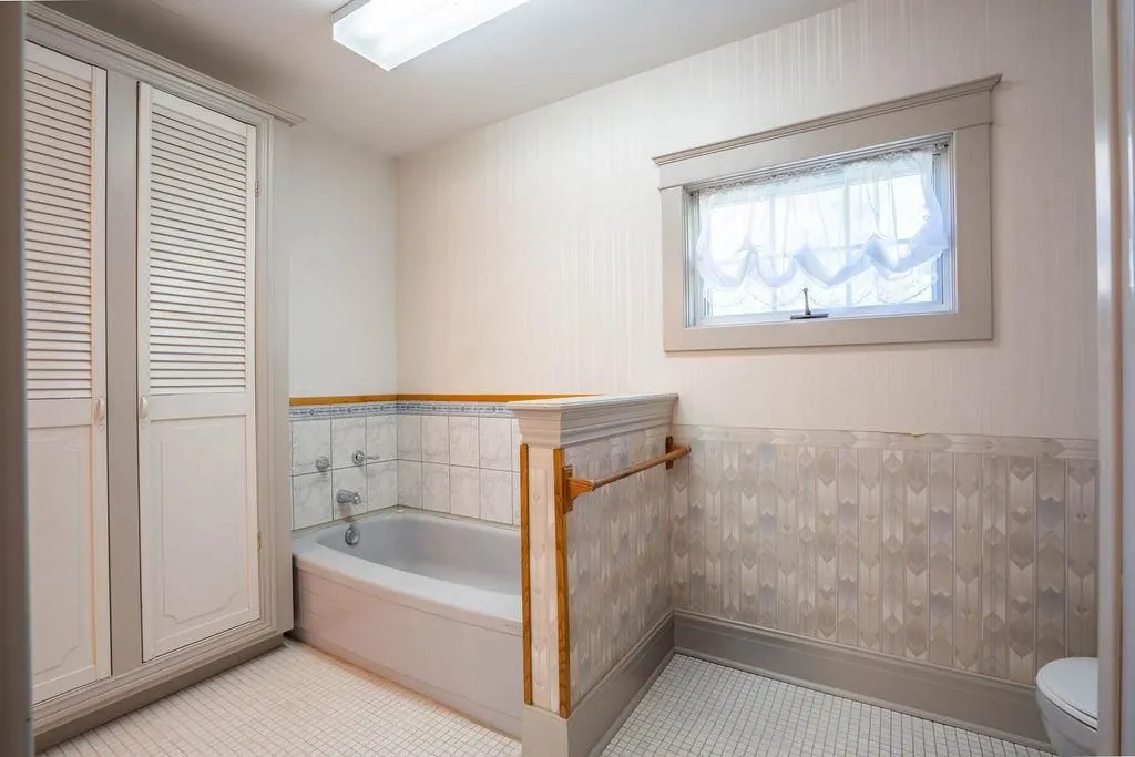 1411 Great Northern Road