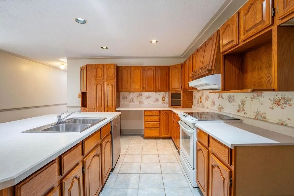 1411 Great Northern Road