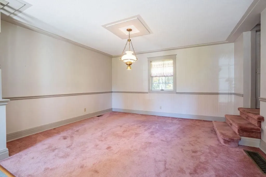 1411 Great Northern Road