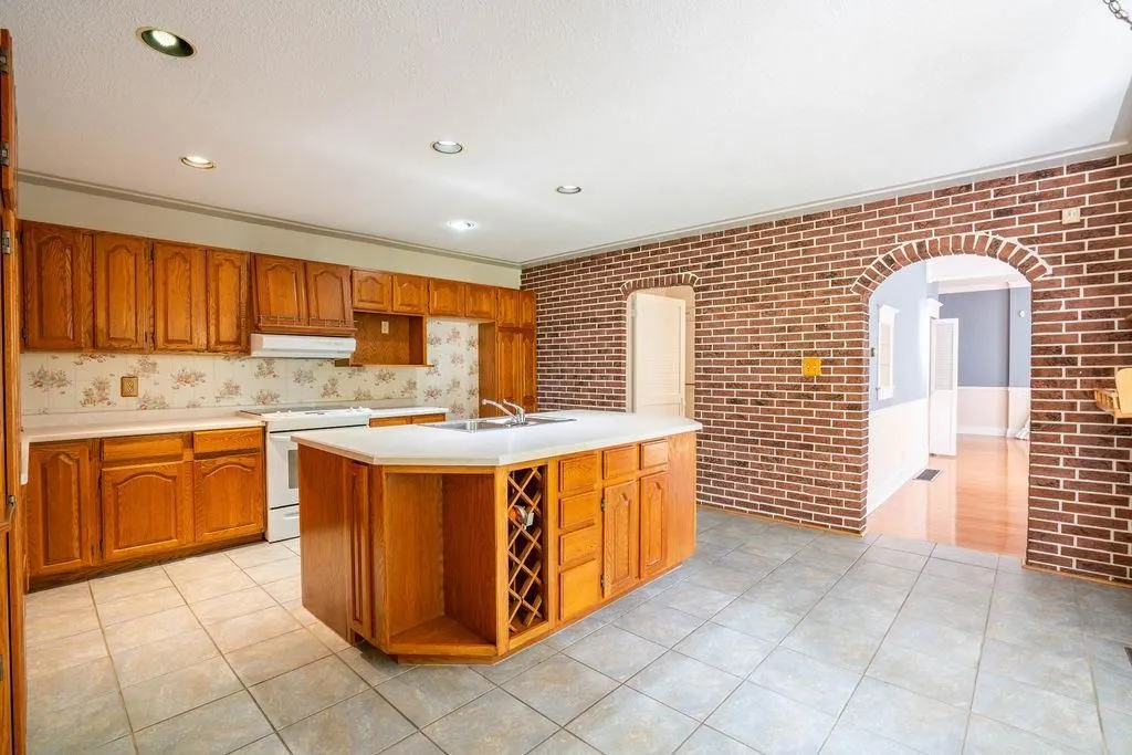 1411 Great Northern Road