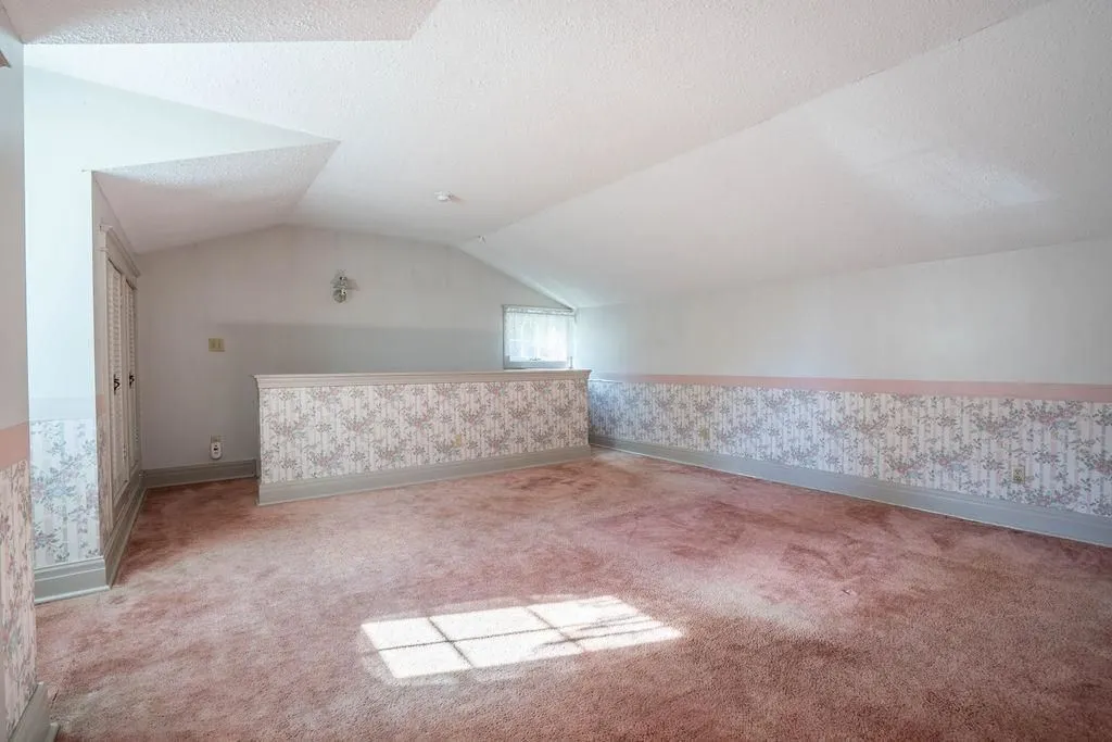 1411 Great Northern Road
