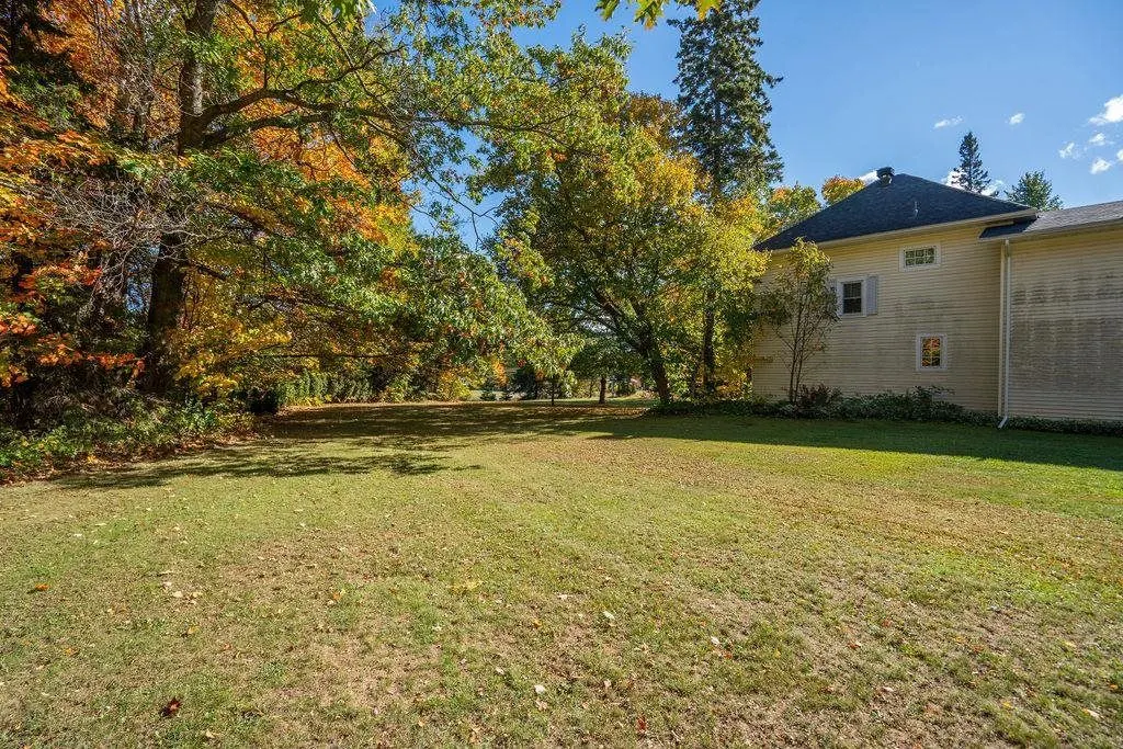 1411 Great Northern Road