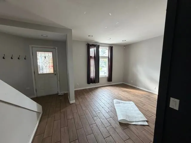 160 Albert Street E
