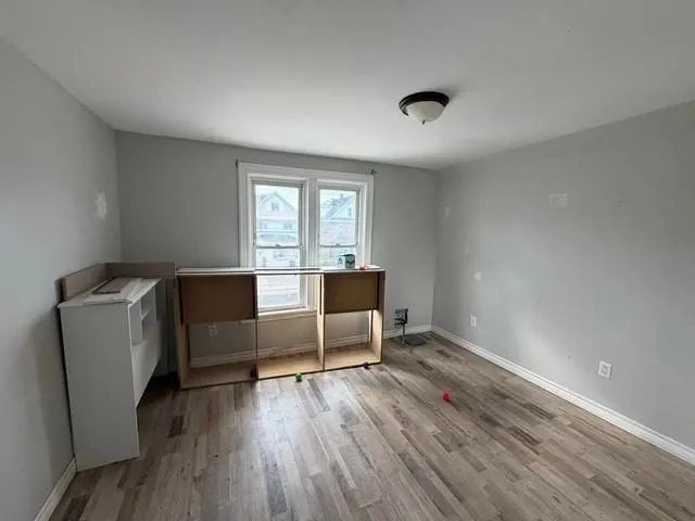 160 Albert Street E