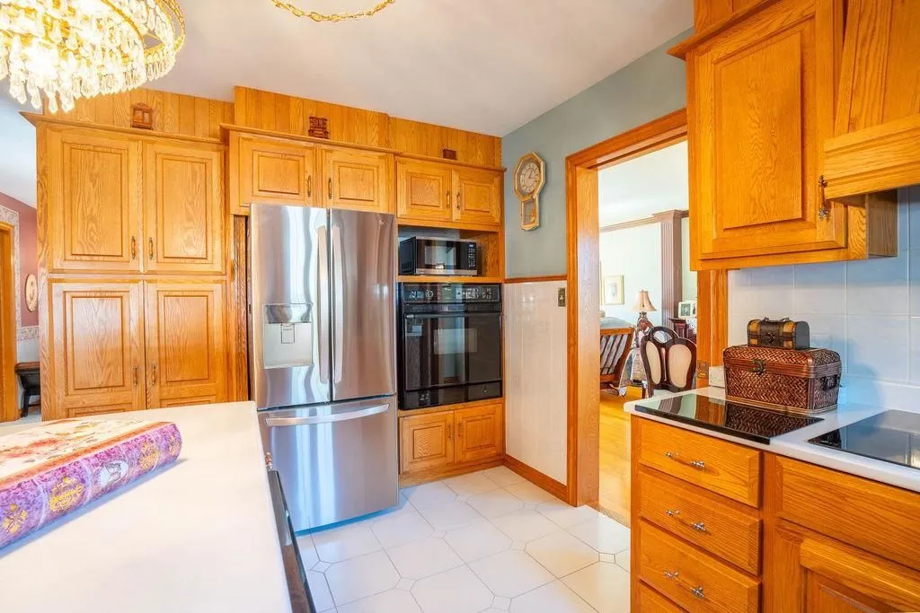 62 Bitonti Crescent
