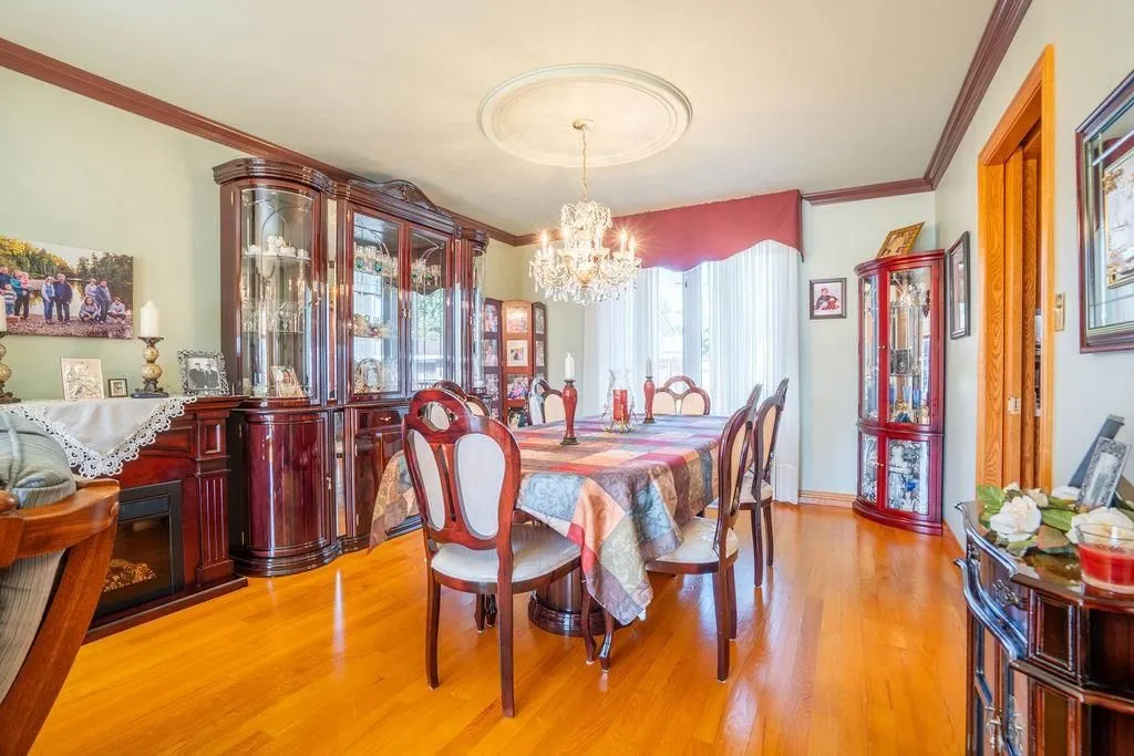 62 Bitonti Crescent