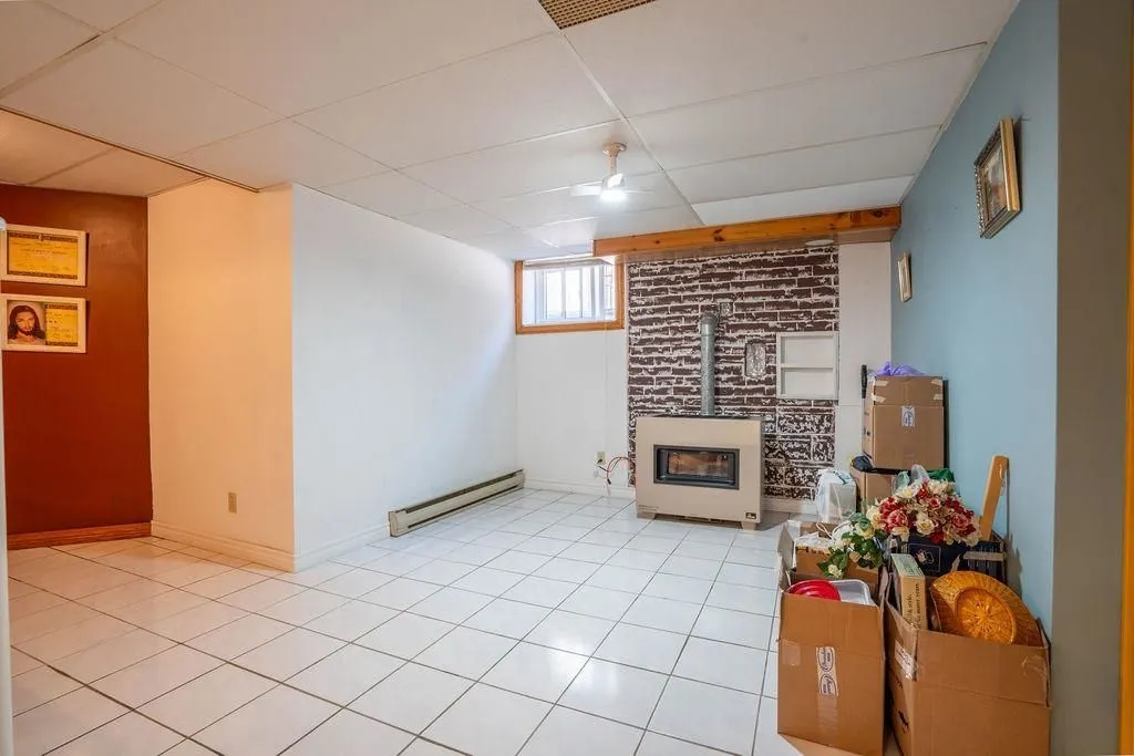 62 Bitonti Crescent