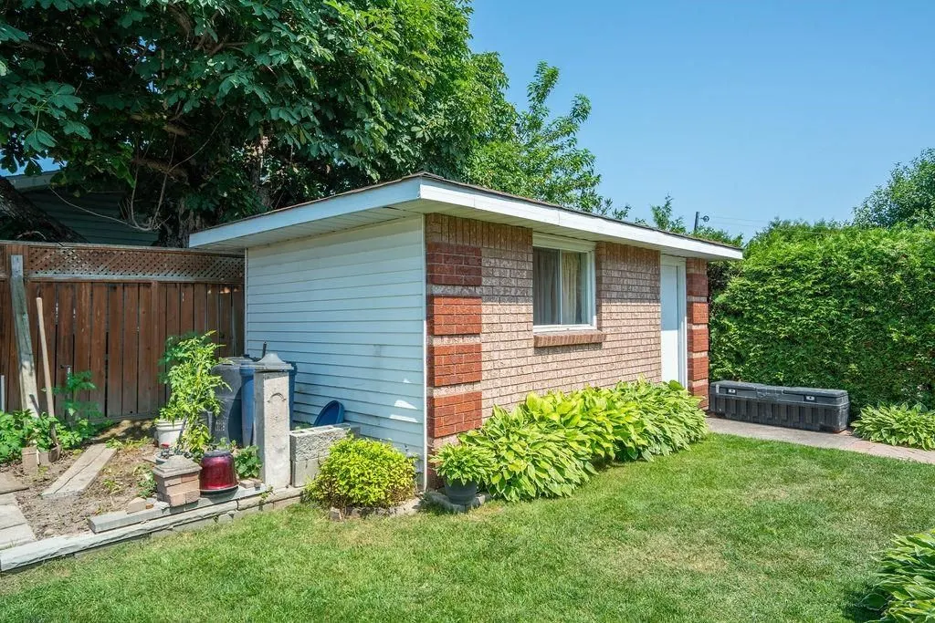 62 Bitonti Crescent