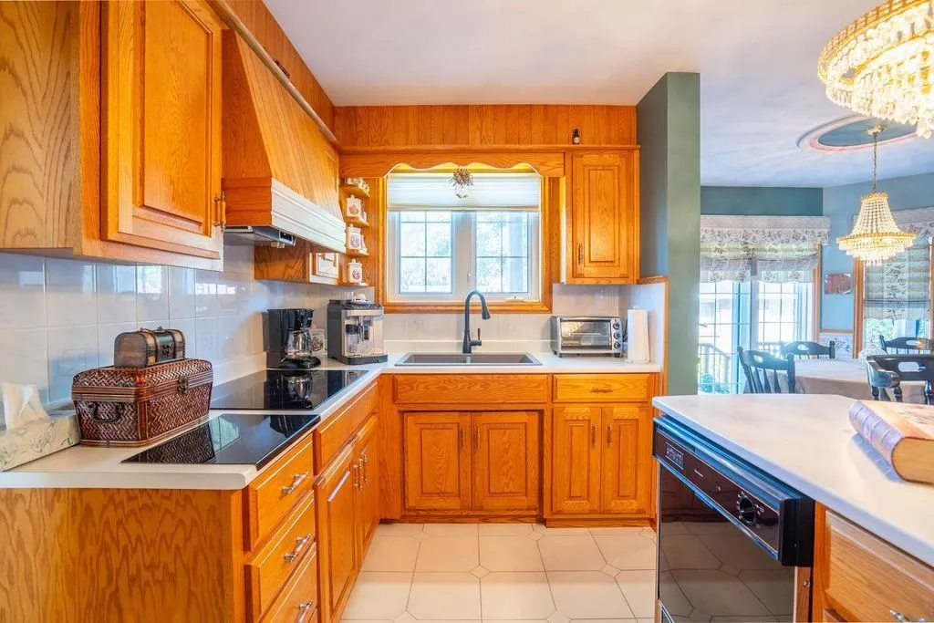 62 Bitonti Crescent