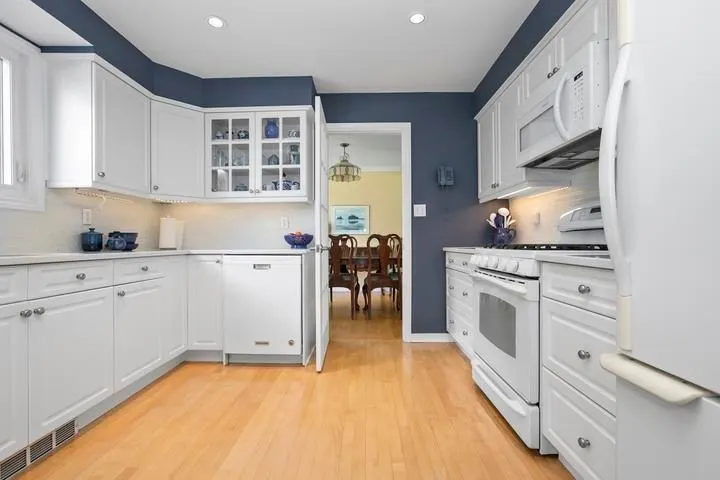 90 Florwin Drive