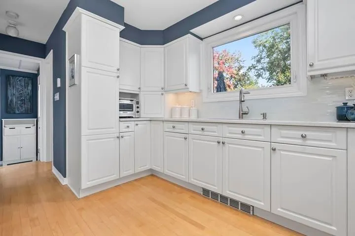 90 Florwin Drive