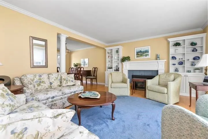 90 Florwin Drive