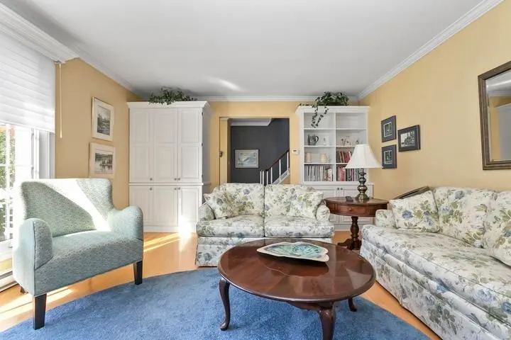 90 Florwin Drive