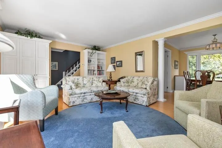 90 Florwin Drive