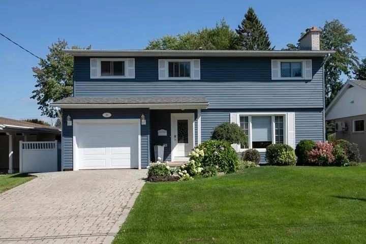 90 Florwin Drive