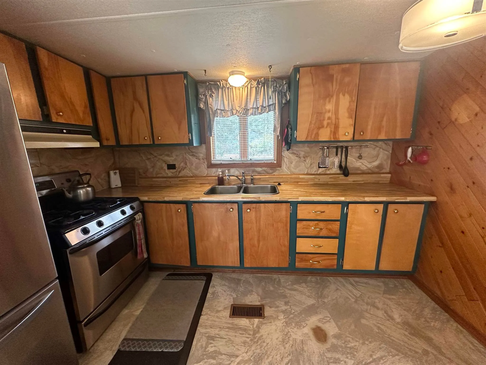 16 Ski Hill Road