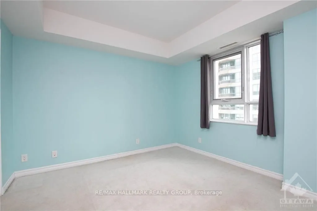 445 Laurier Avenue W #1405