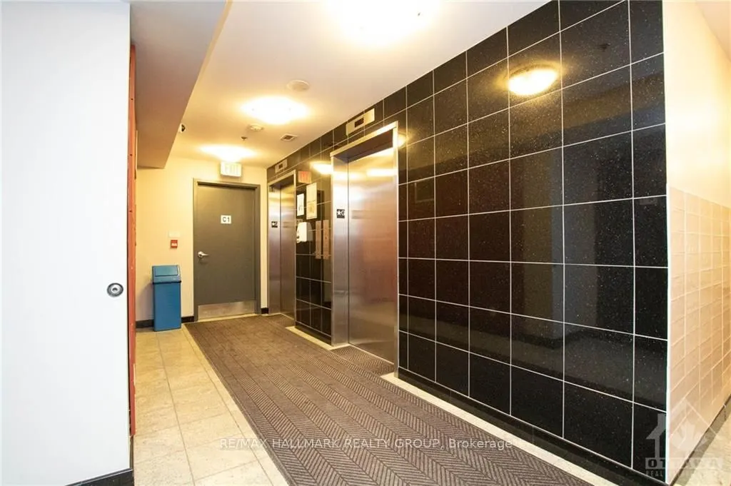 445 Laurier Avenue W #1405