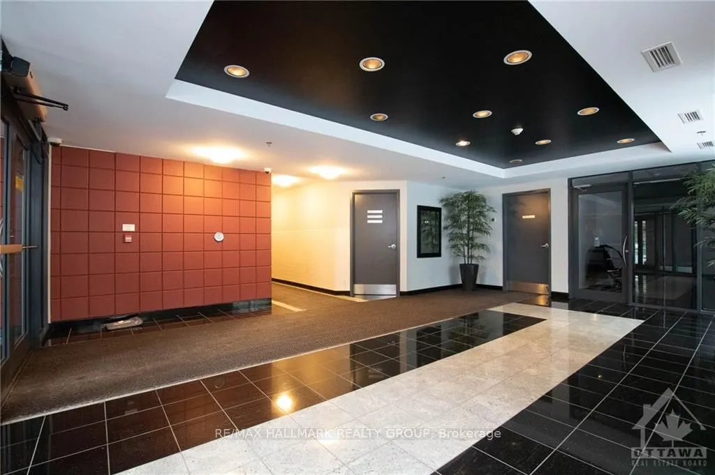 445 Laurier Avenue W #1405
