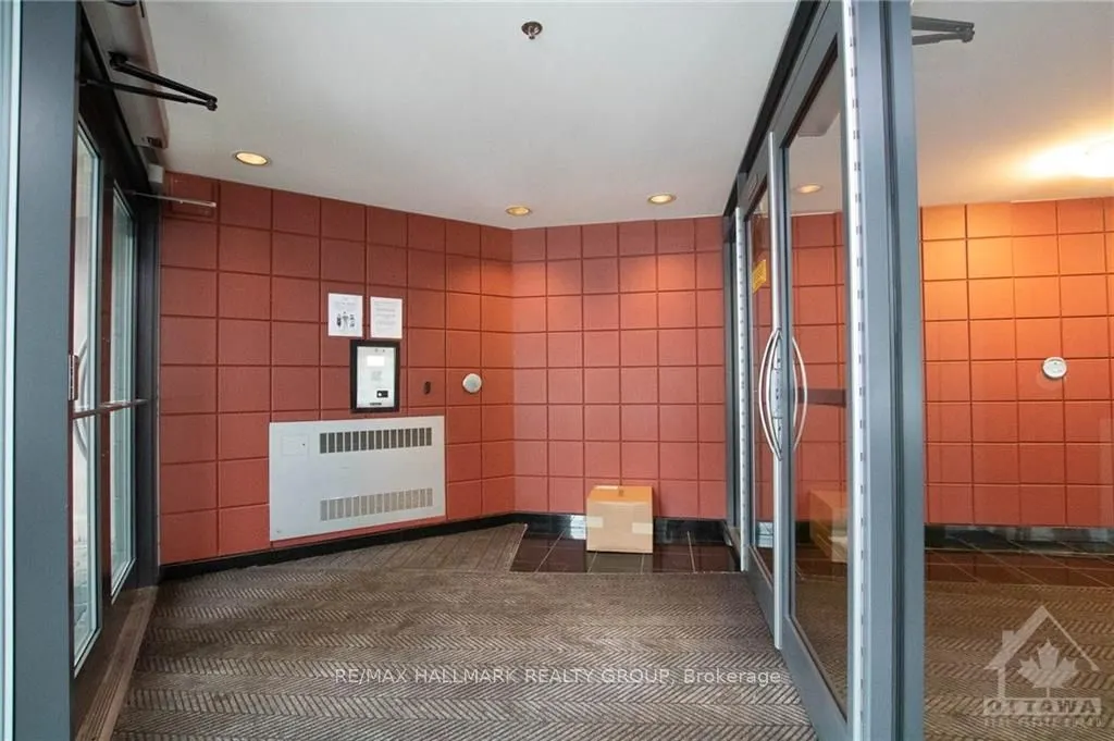 445 Laurier Avenue W #1405