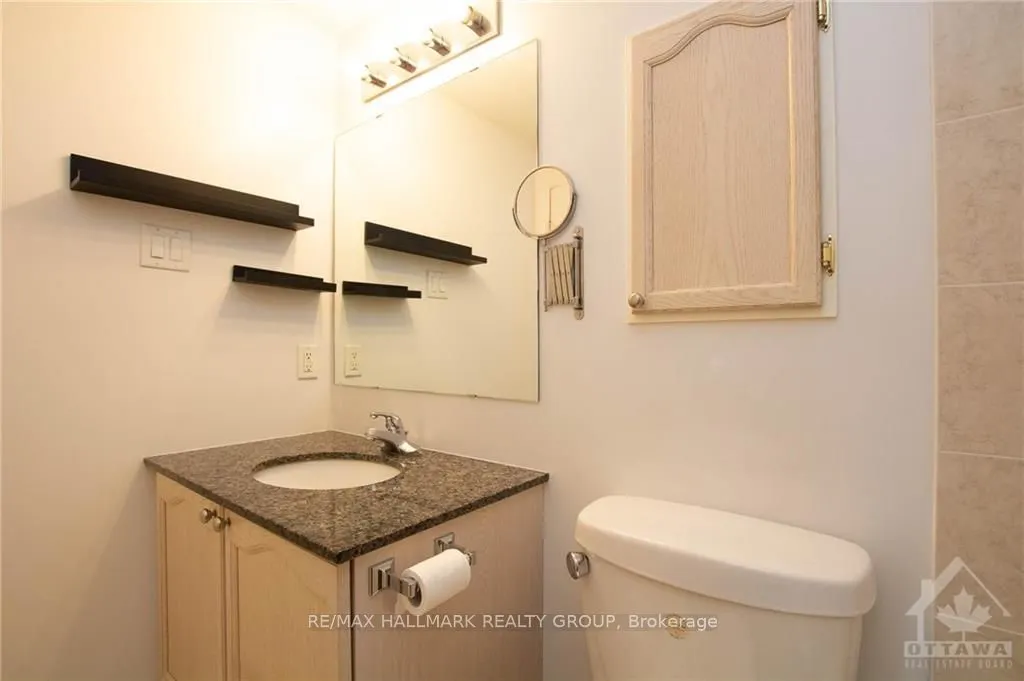 445 Laurier Avenue W #1405