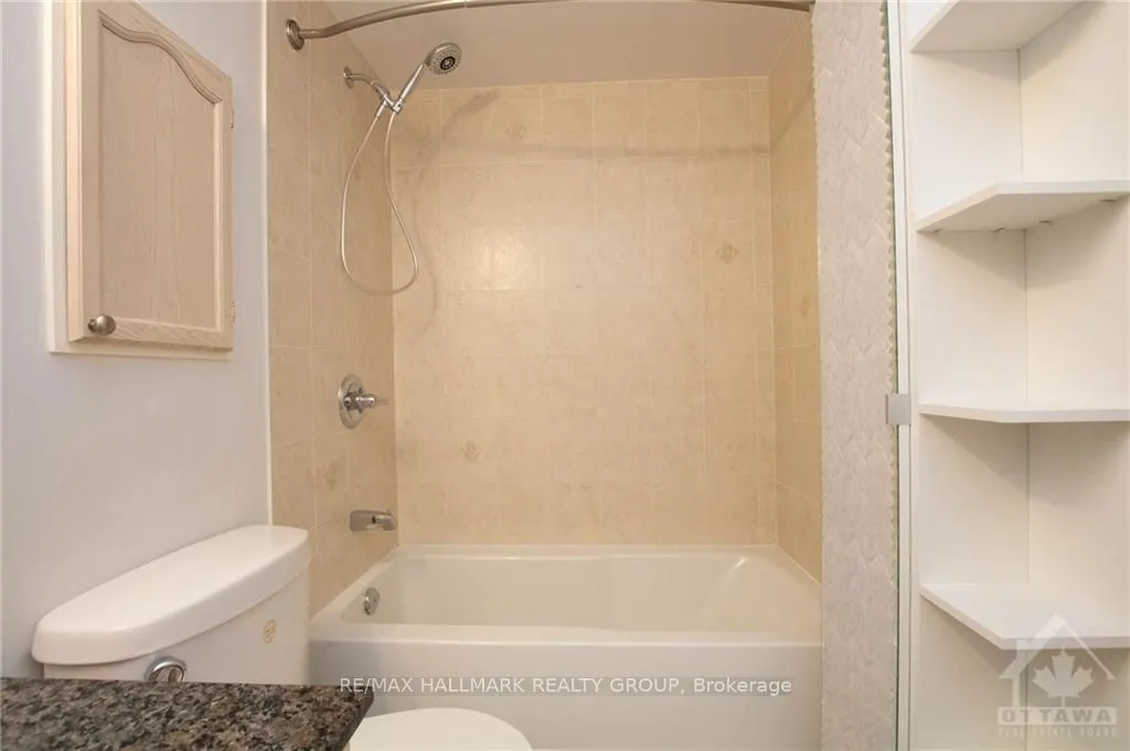 445 Laurier Avenue W #1405