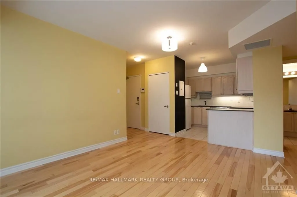 445 Laurier Avenue W #1405