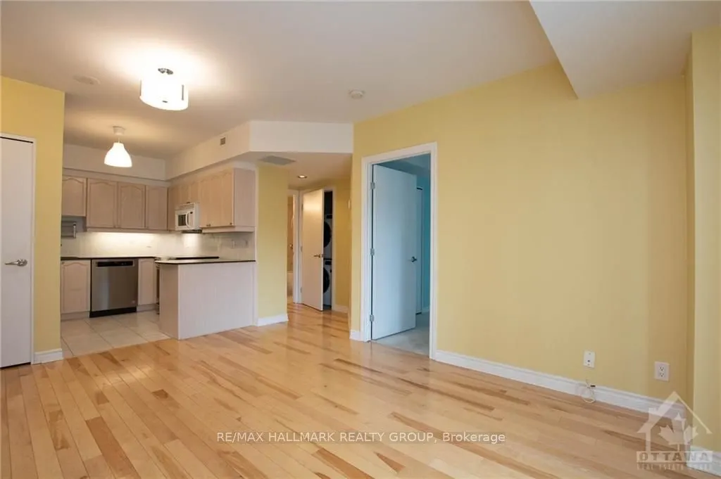 445 Laurier Avenue W #1405