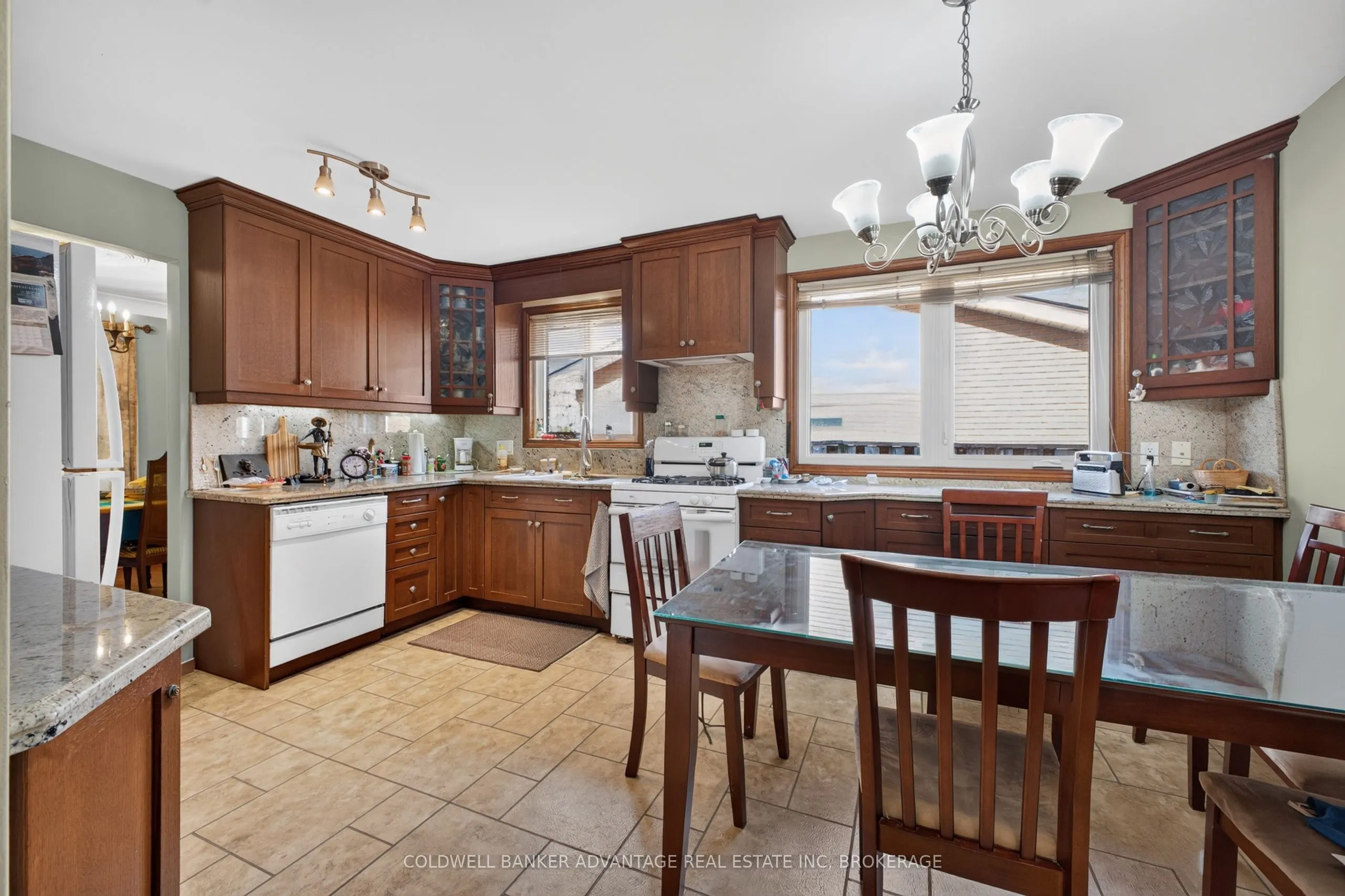 28 GLENPARK Court