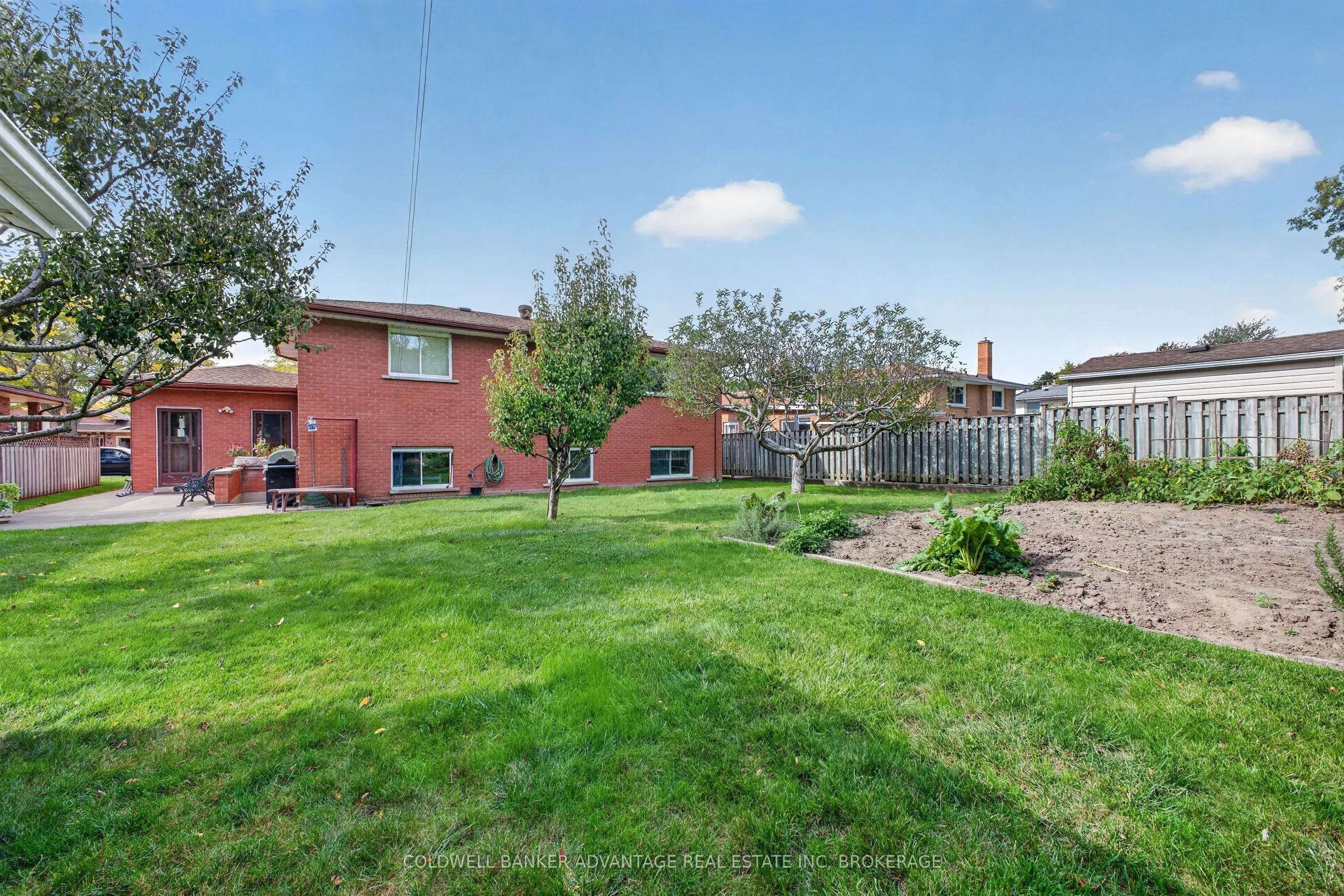 28 GLENPARK Court