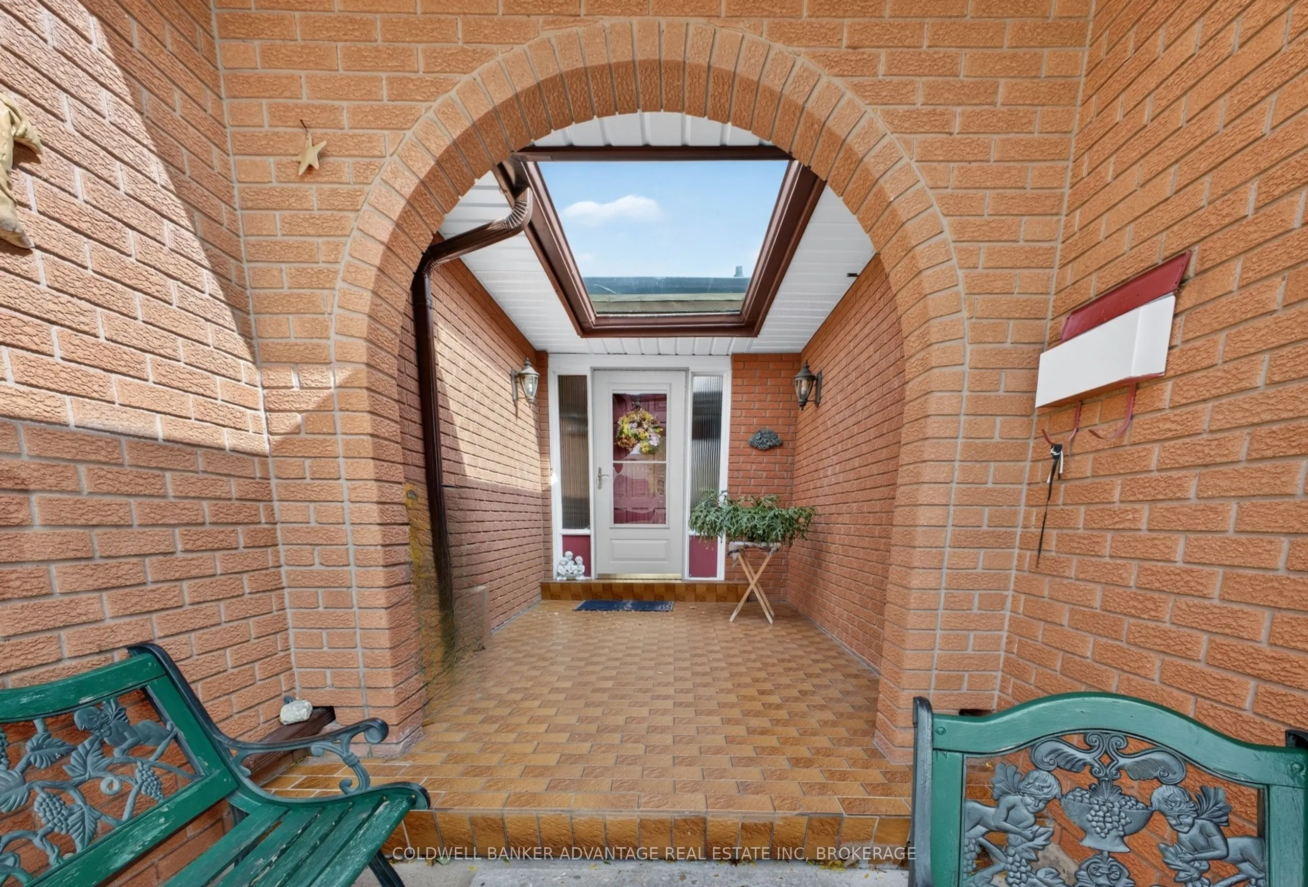 28 GLENPARK Court