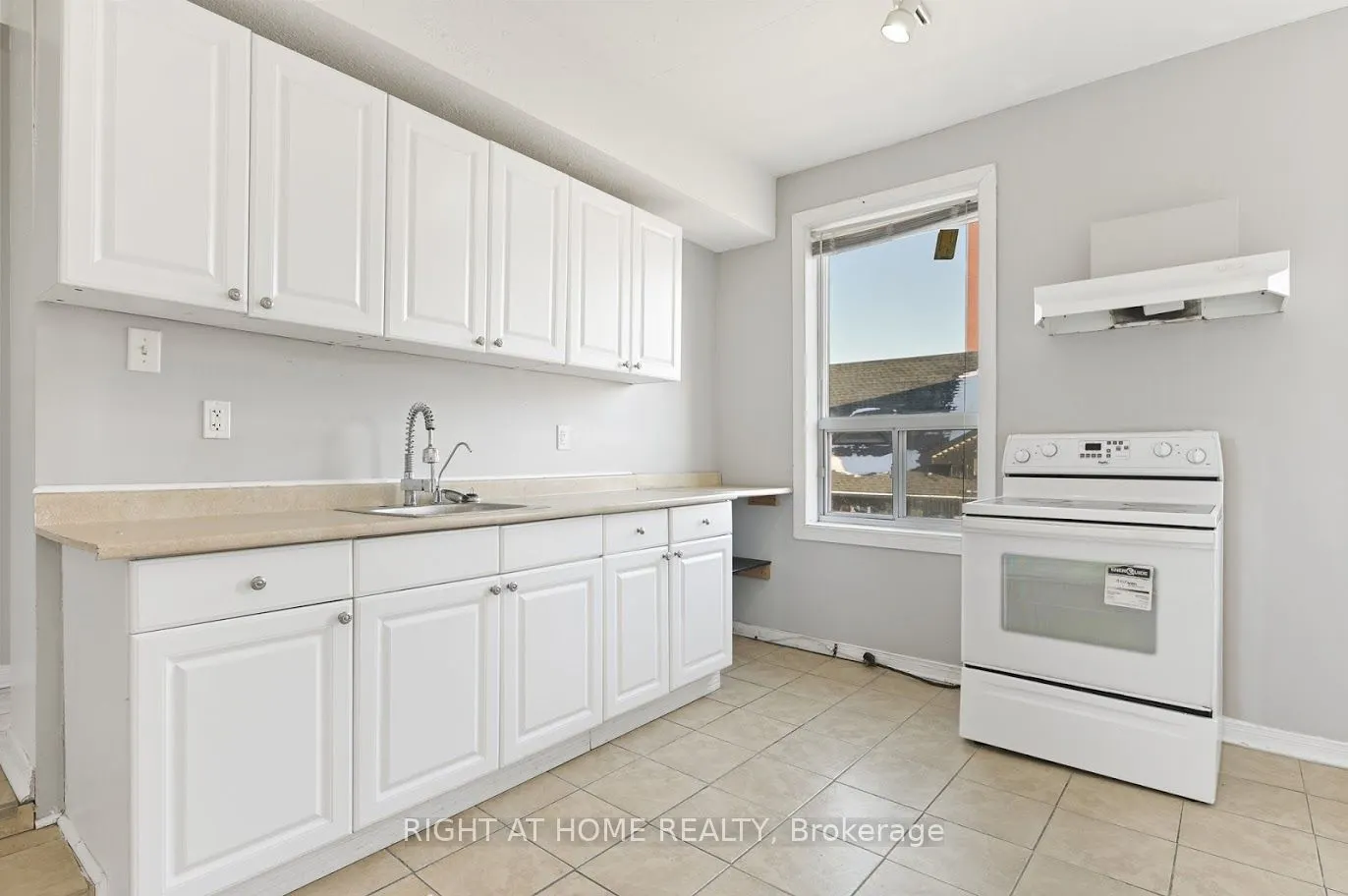 238 King Street E