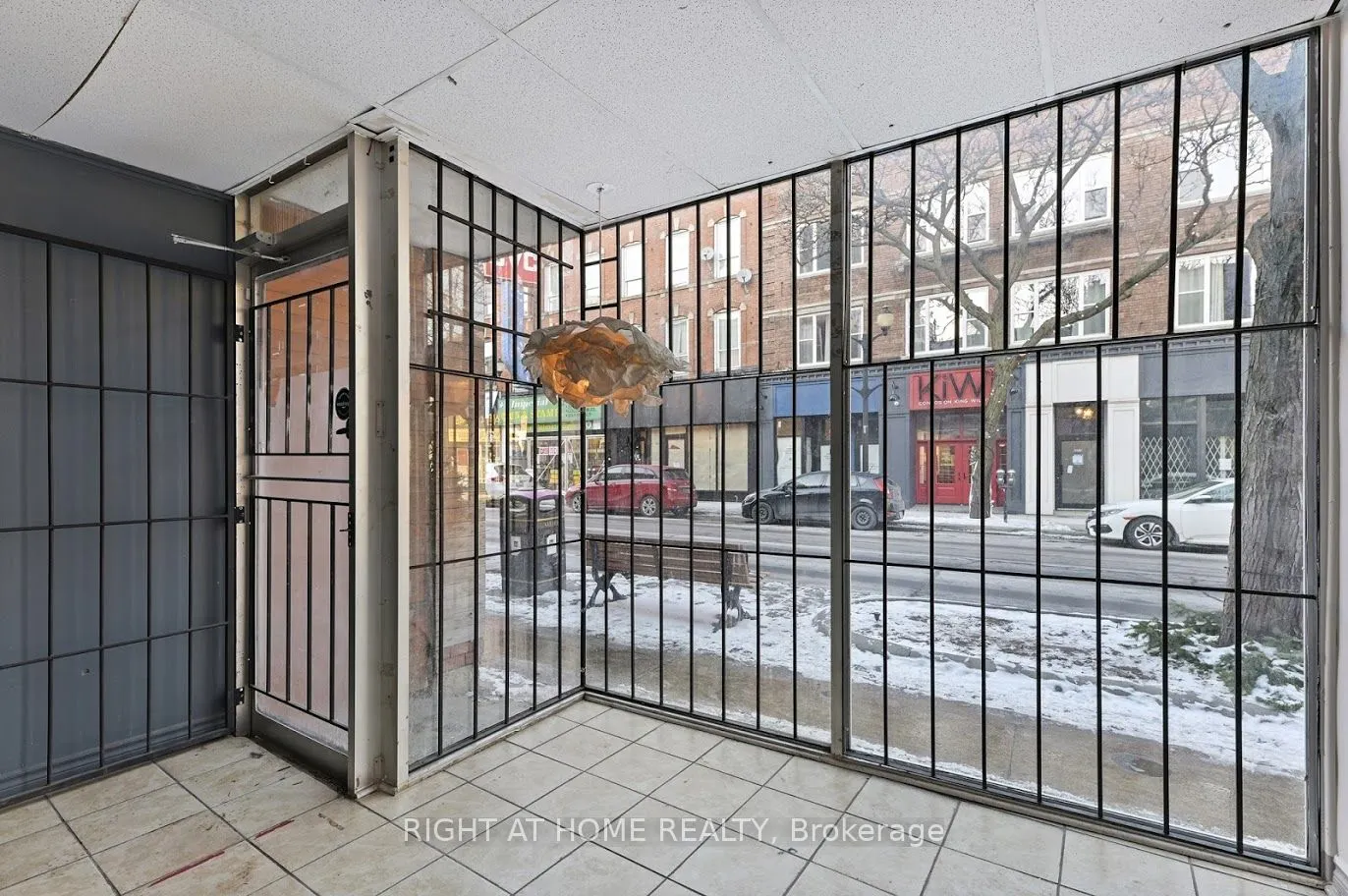 238 King Street E