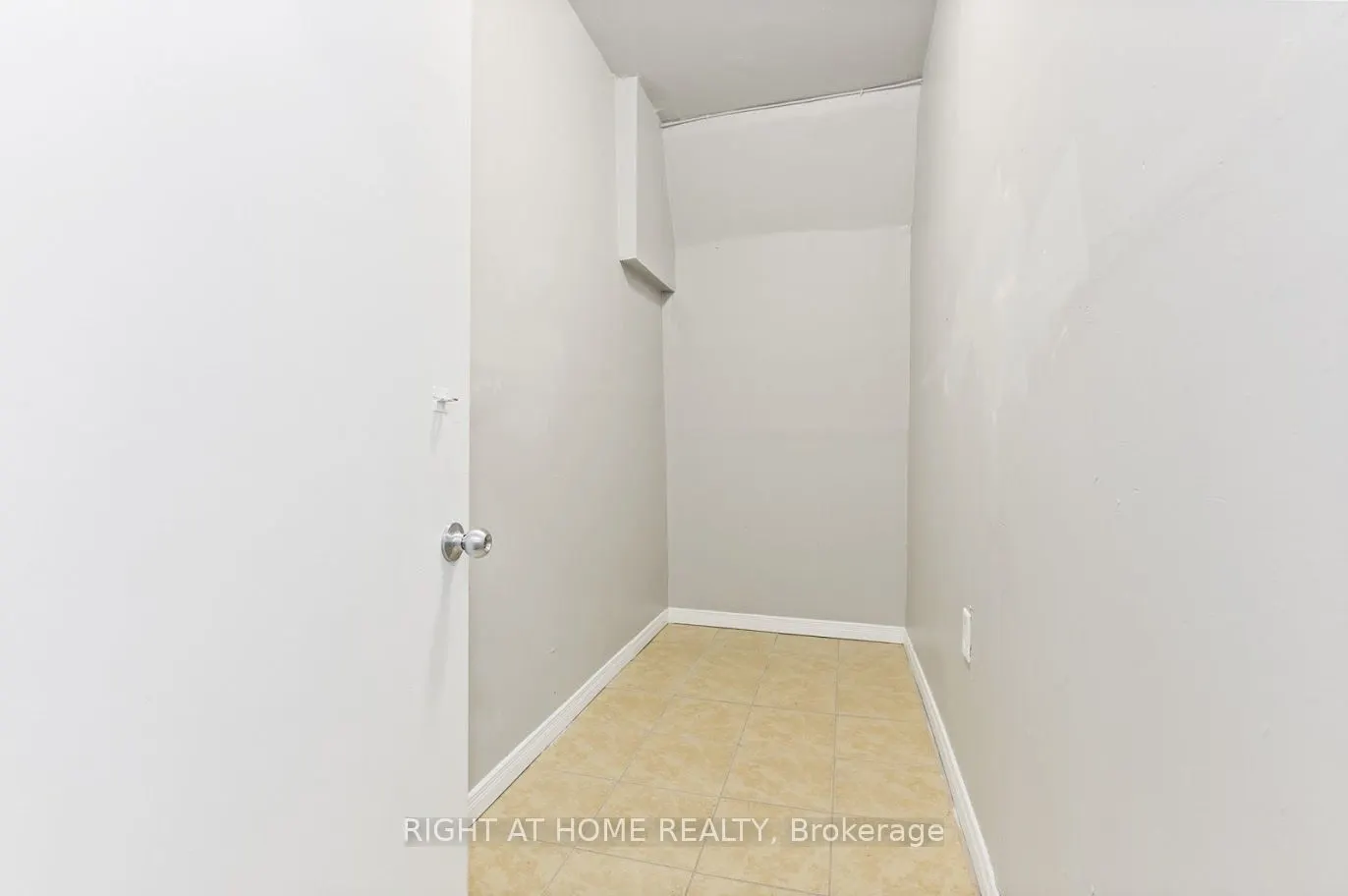 238 King Street E