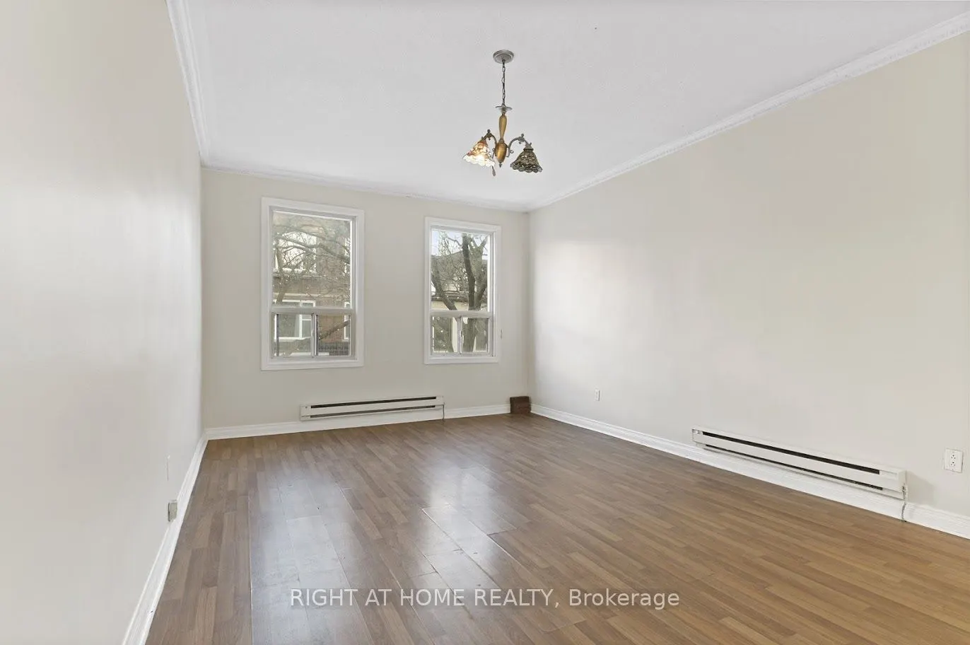238 King Street E