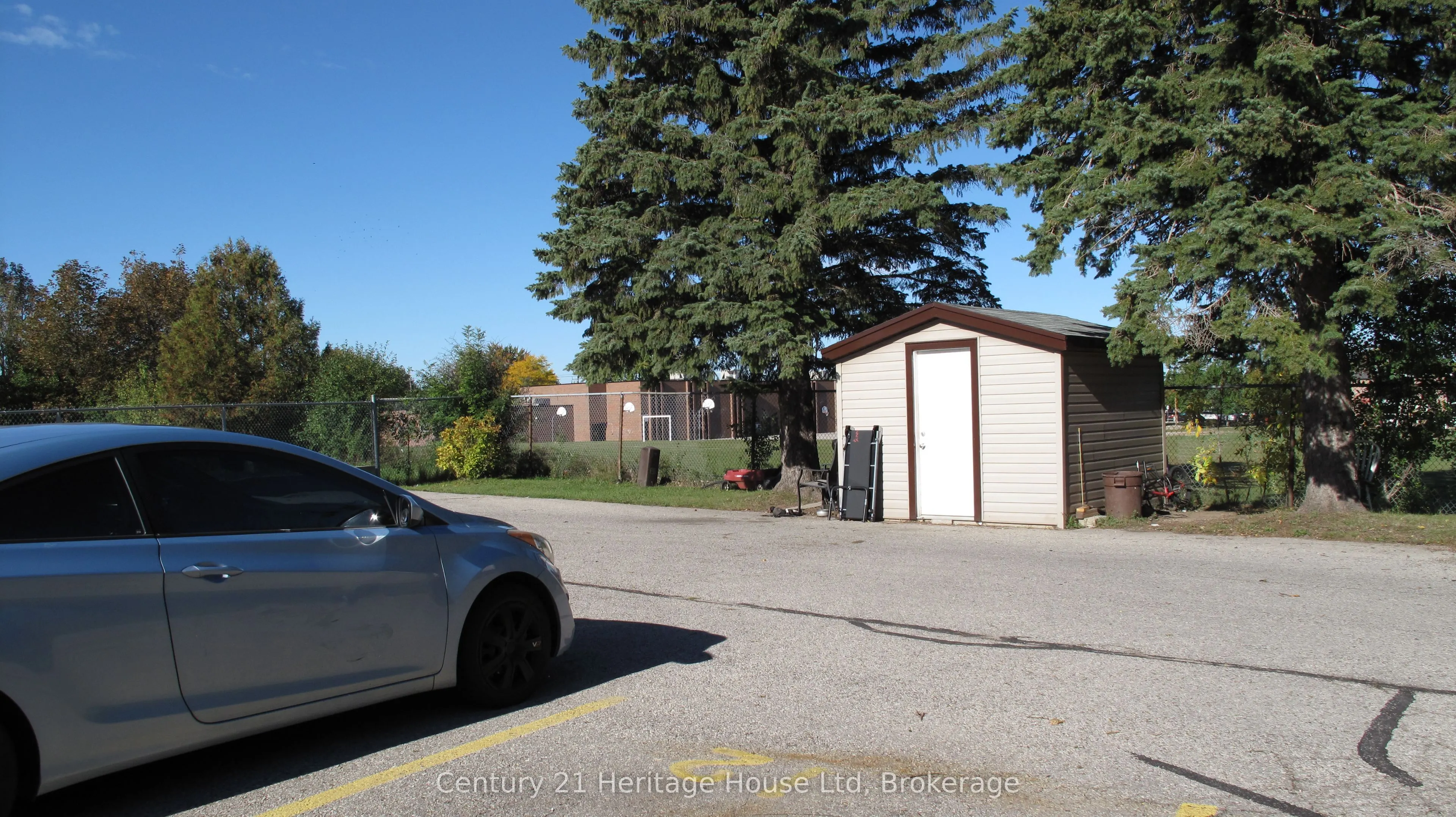 16 Brant Avenue ##9