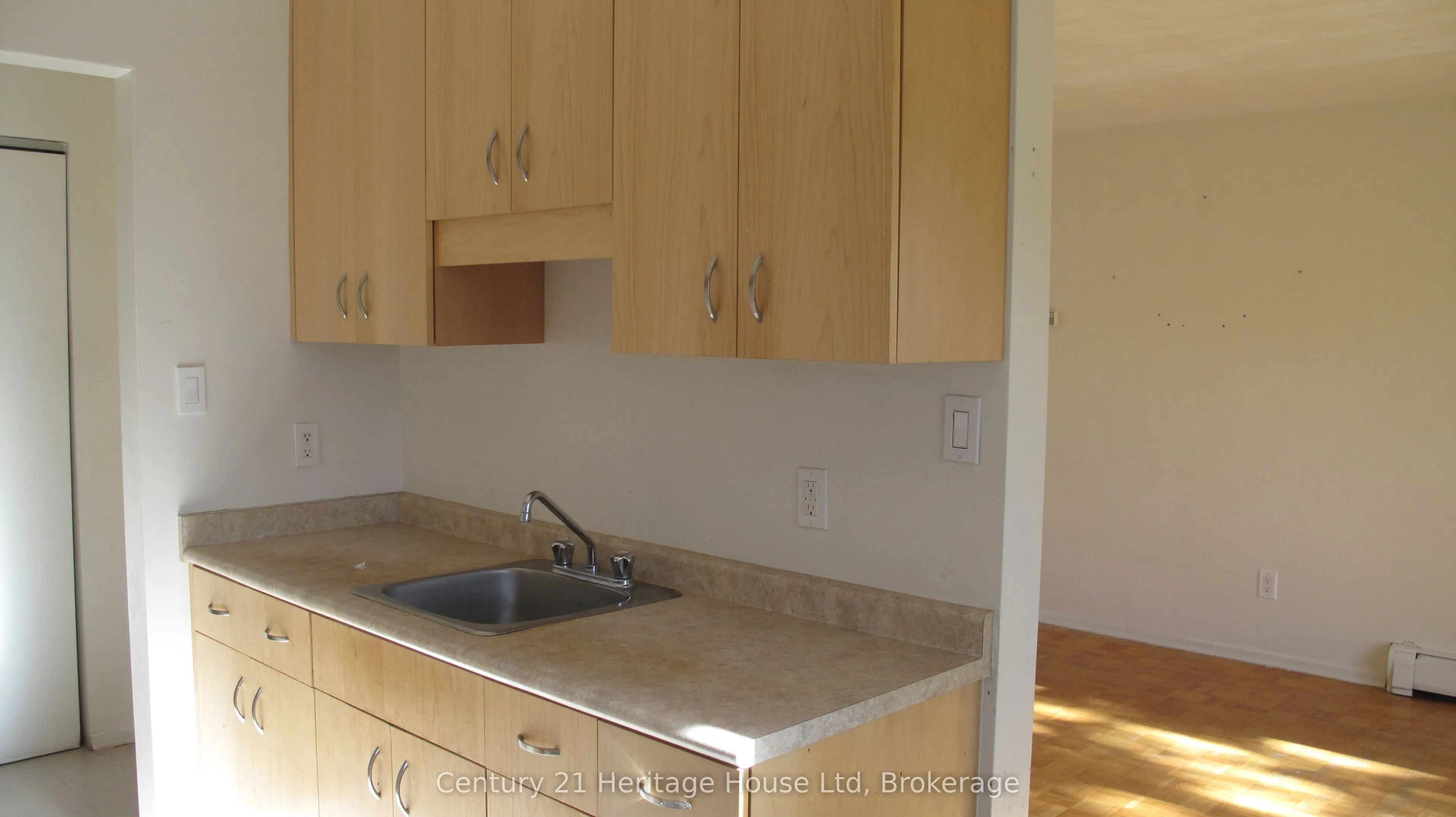 16 Brant Avenue ##9