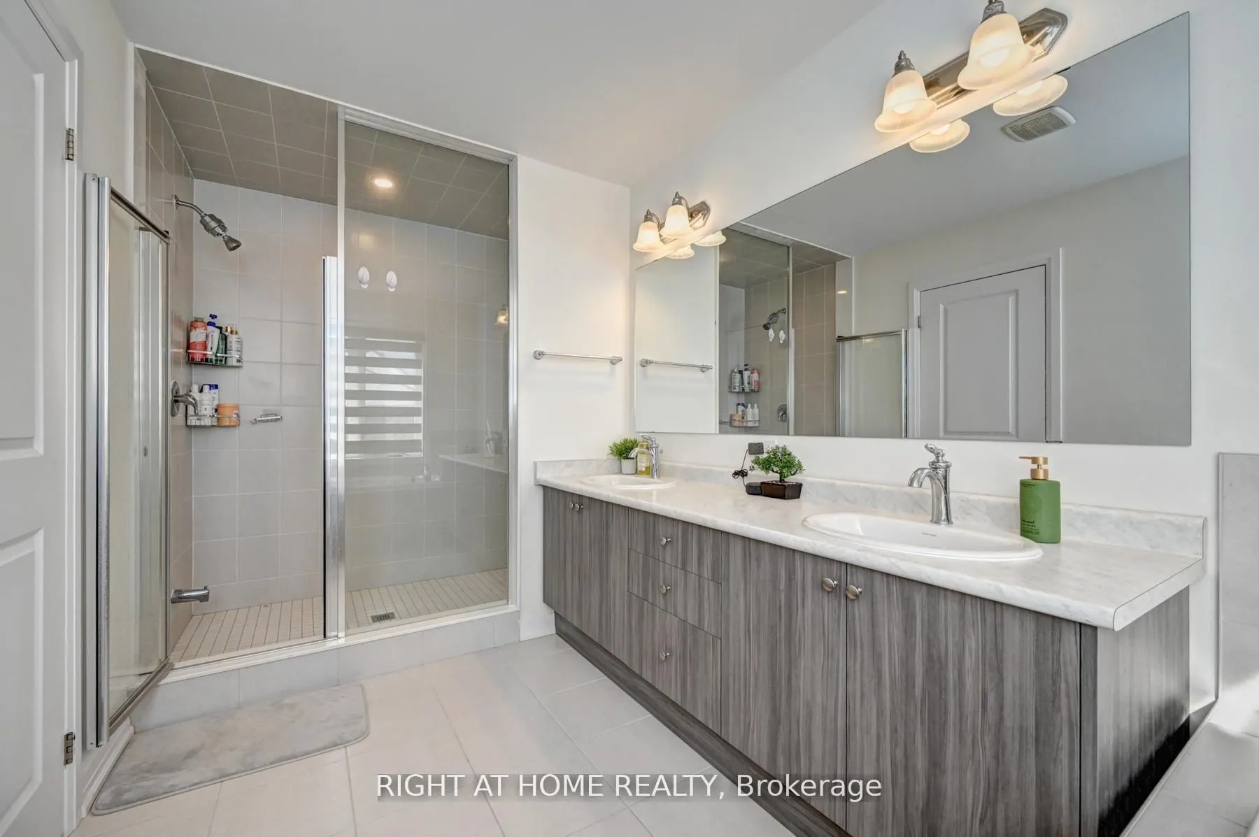 15 Blacklock Street #20