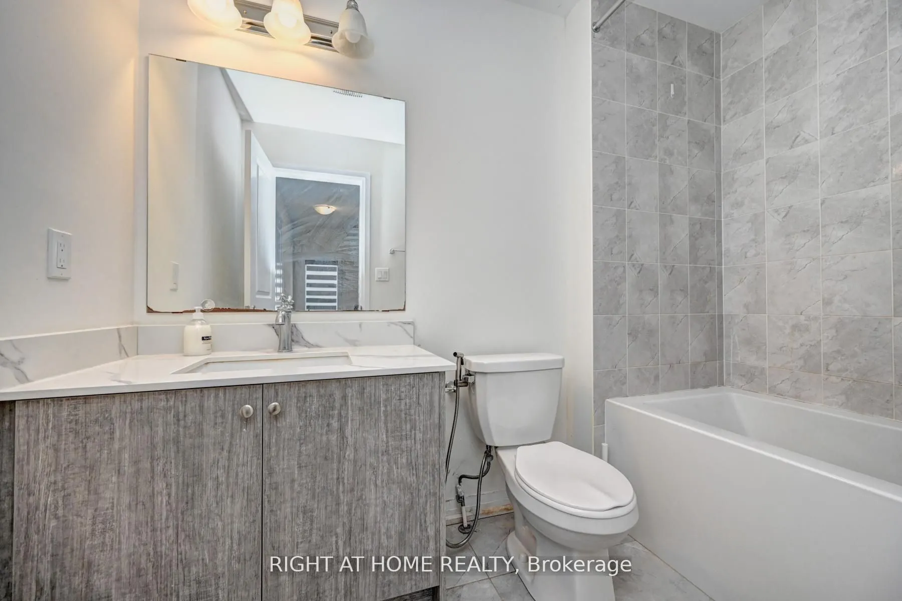 15 Blacklock Street #20