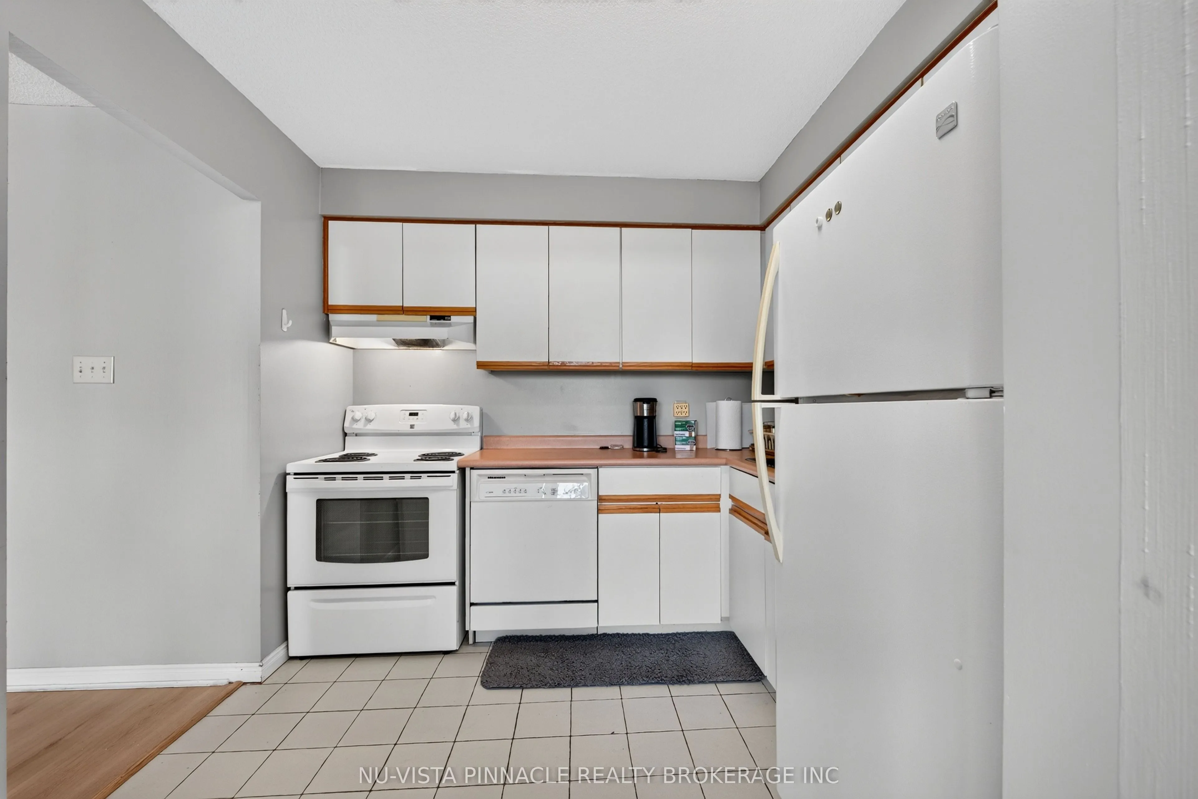 695 Richmond Street S #708