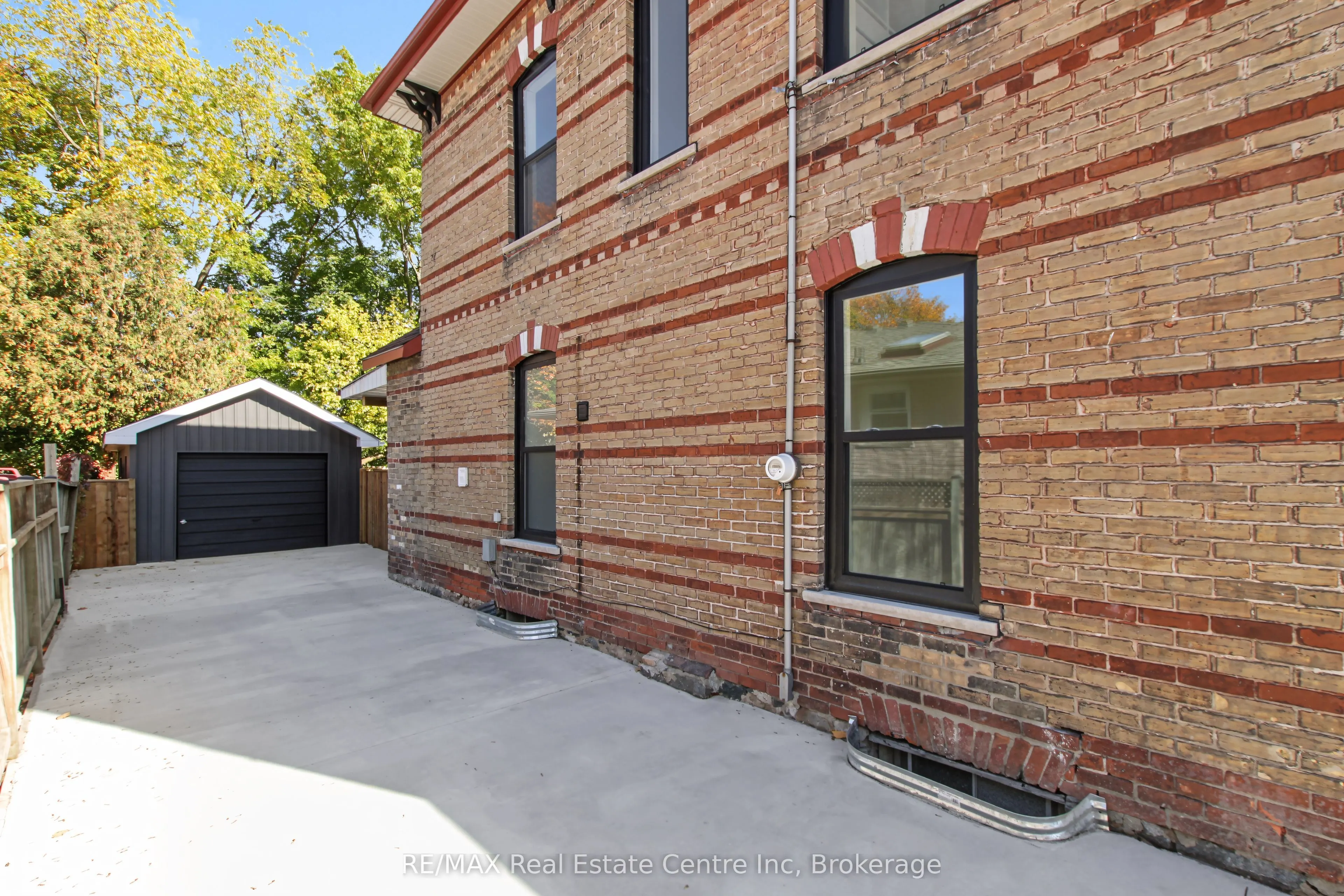 657 Frances Street